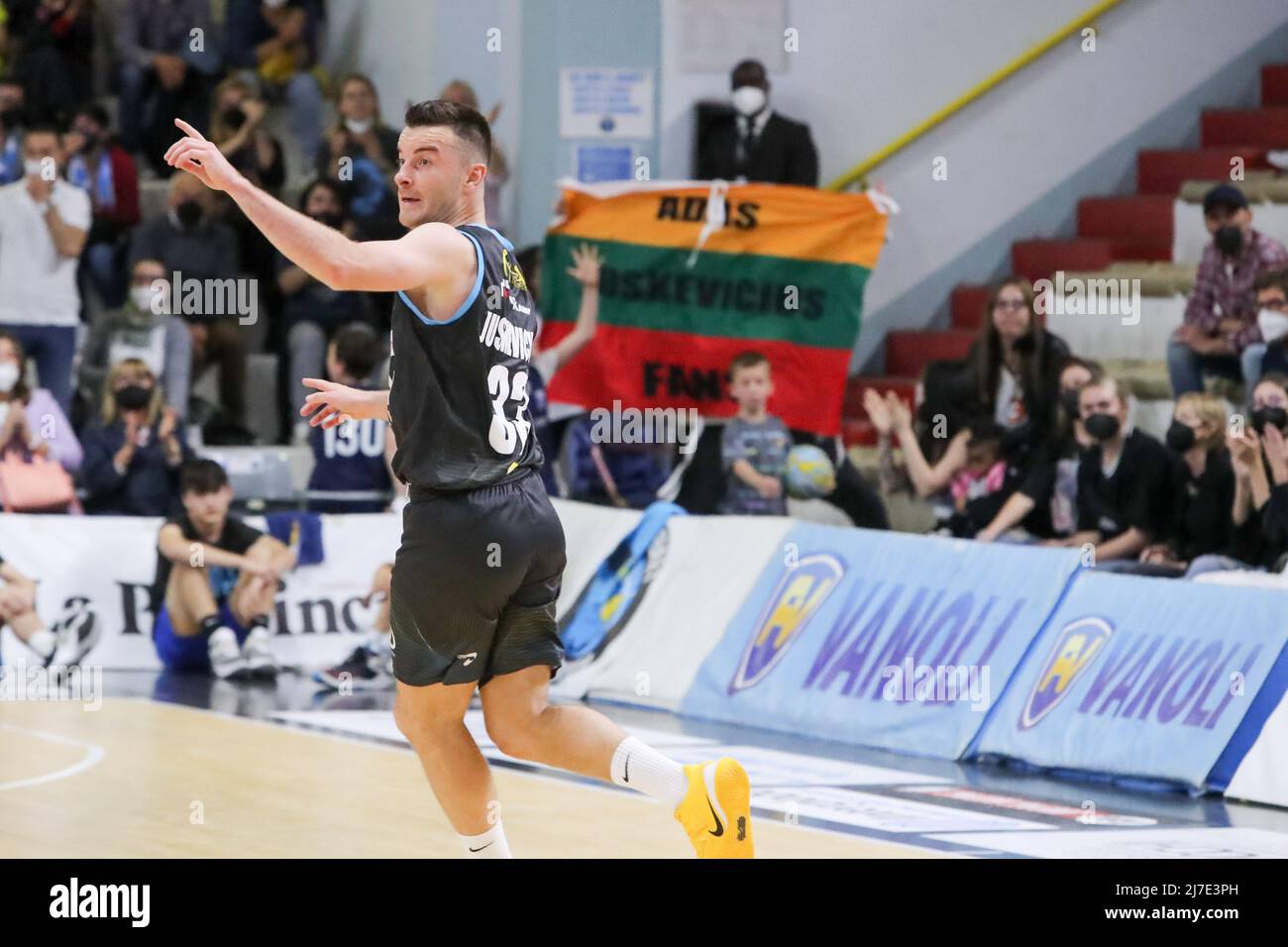 PalaRadi, Cremona, Italien, 08. Mai 2022, ADAS Juskevicius (Vanoli Cremona) während der Vanoli Basket Cremona gegen Dolomiti Energia Trentino - Italienische Basketball A Serie Championship Stockfoto