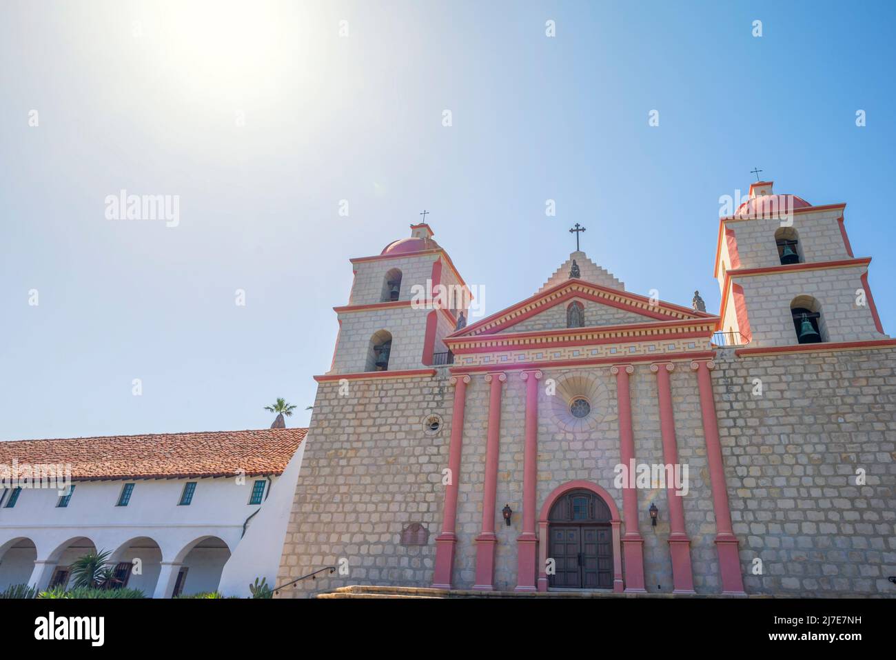 Mission Santa Barbara an einem Aprilnachmittag. Santa Barbara, Kalifornien, USA. Stockfoto