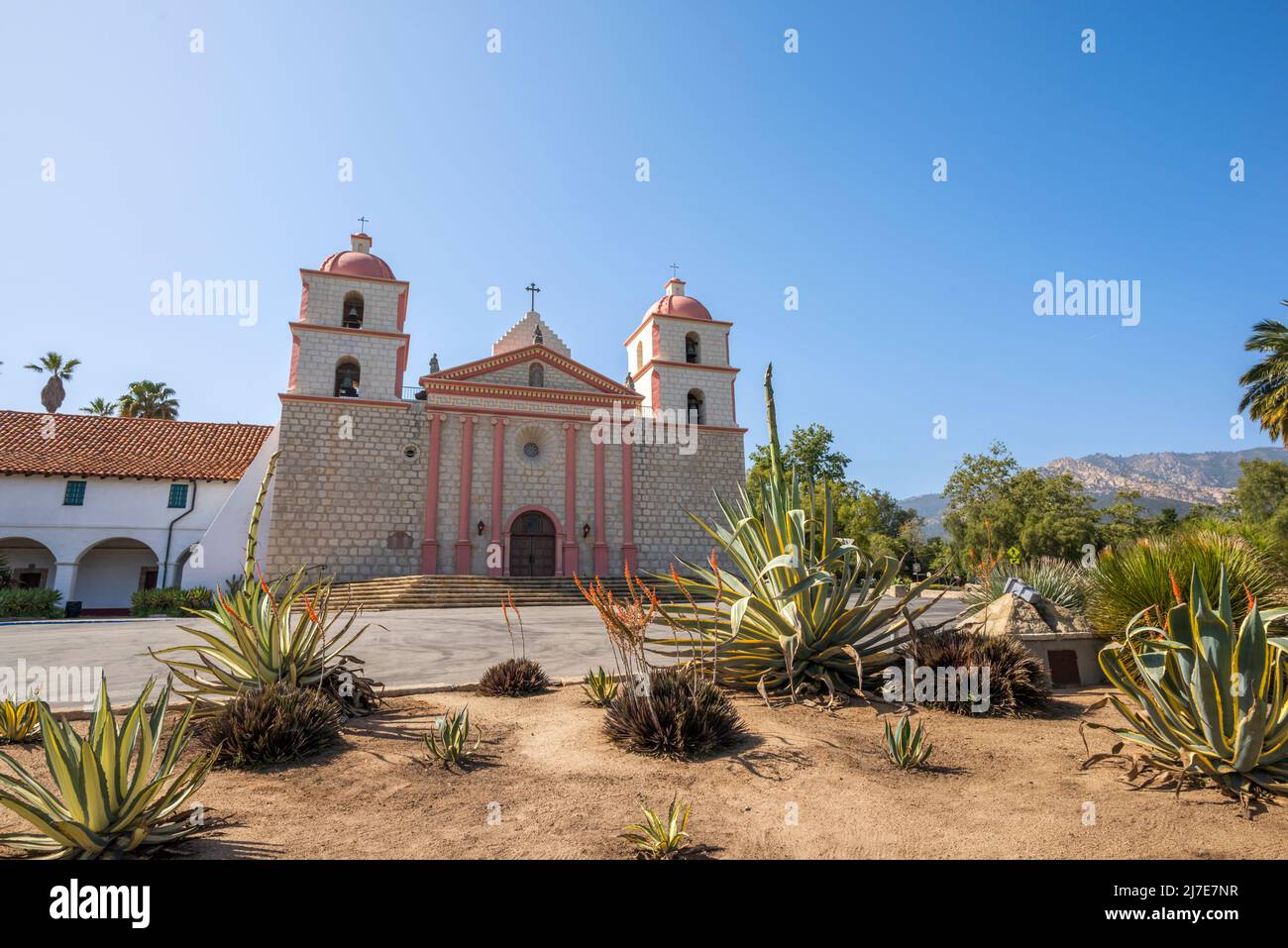 Mission Santa Barbara an einem Aprilnachmittag. Santa Barbara, Kalifornien, USA. Stockfoto