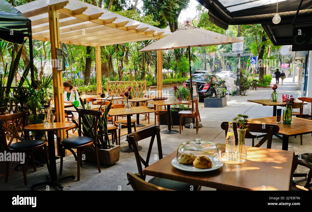 Perfida Bistro Cafe im Colonia Condesa-Viertel von Mexiko-Stadt, Mexiko. Stockfoto