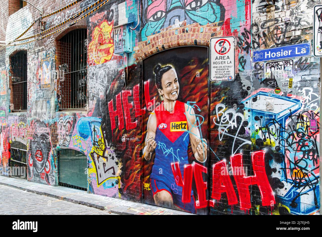 Graffiti und Street Art in Hosier Lane, Melbourne, Victoria, Australien am Freitag, den 15. April, 2022.Foto: David Rowland / One-Image.com Stockfoto