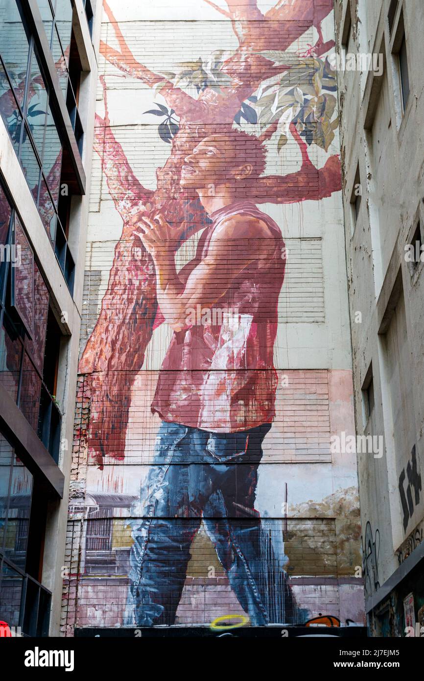 Graffiti und Street Art in Duckboard Place, Melbourne, Victoria, Australien am Freitag, den 15. April, 2022.Foto: David Rowland / One-Image.com Stockfoto