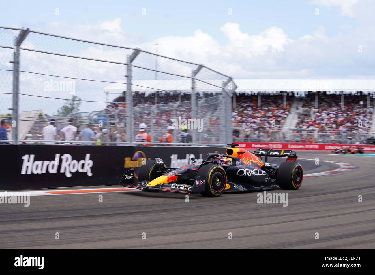 MIAMI, 9. Mai 2022 (Xinhua) -- der niederländische Red Bull Max Verstappen tritt beim Finale des Formel 1 Grand Prix von Miami auf dem Miami International Autodrome in Miami Gardens, Florida, USA, am 8. Mai 2022 an. (QIAN JUN M über Xinhua) Stockfoto