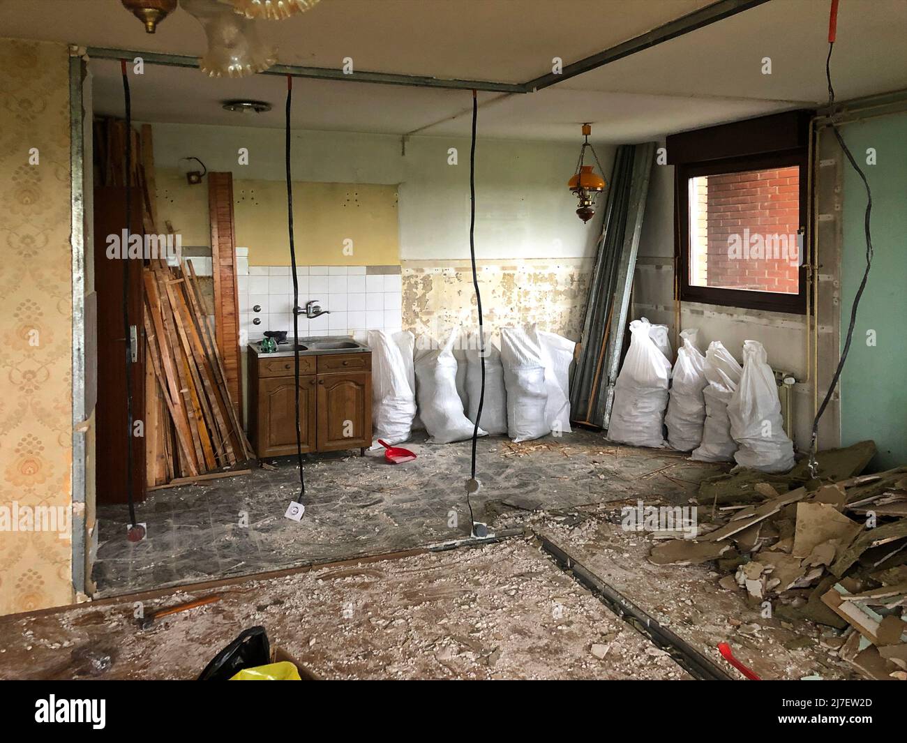 Home Improvement - Demolish Party Wand zwischen Küche und Wohnzimmer Stockfoto