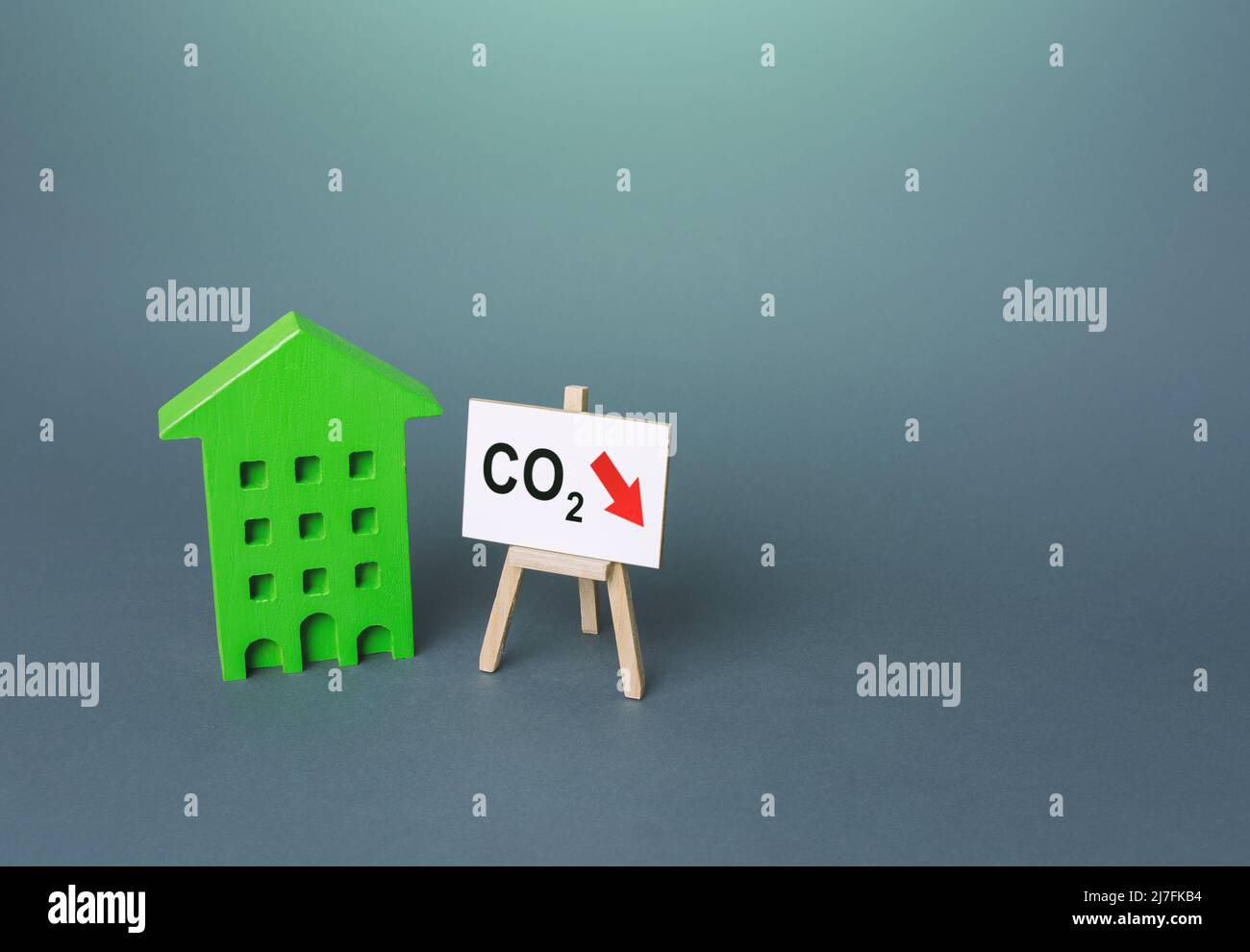 Reduzierung der Emissionen von Gehäuse CO2. Kohlendioxid-Reduktin, Treibhausgas. Verbesserung von Versorgungsunternehmen und Energieeffizienz. Null-Kohlenstoff-Neutralität. Öko gr Stockfoto