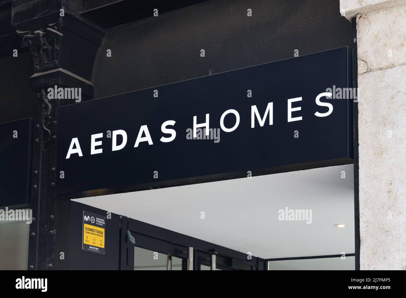 VALENCIA, SPANIEN - 05. MAI 2022: AEDAS Homes ist ein neuer Immobilienentwickler in Spanien Stockfoto