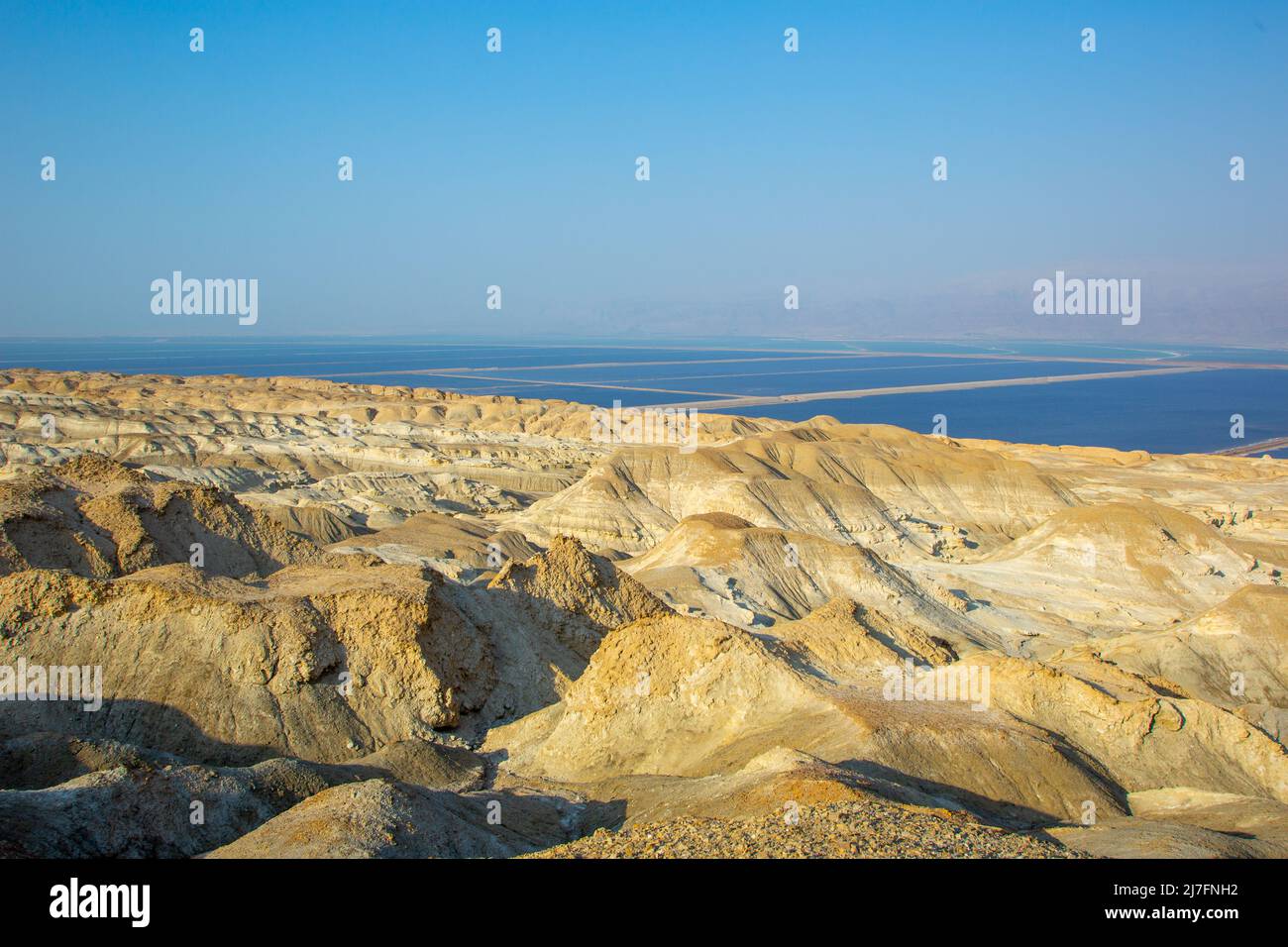 Mount Sodom (Har Sedom) ist ein Hügel entlang des südwestlichen Teils des Toten Meeres in Israel; es ist Teil des Judaean Desert Nature Reserve. Es braucht seine Stockfoto