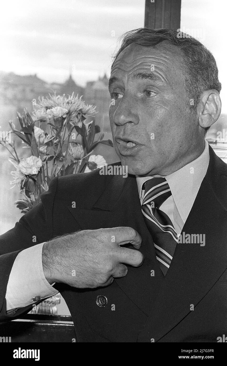 Mel Brooks. Amerikanischer Filmregisseur und Schauspieler. Bild 1974 während einer Pressekonferenz bei einem Besuch in Schweden. Stockfoto