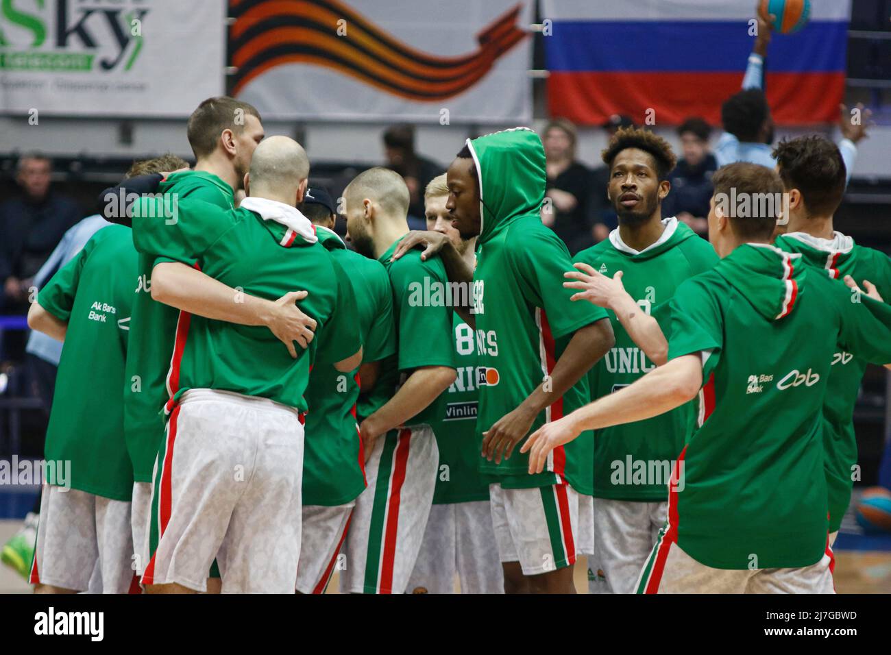 Sankt Petersburg, Russland. 08.. Mai 2022. UNICS-Spieler, die im zweiten Match 1/2-Finale des VTB United League-Basketballspiels zwischen Zenit und UNICS in der Sibur Arena gesehen wurden. Endstand; Zenit Saint Petersburg 76:67 UNICS Kazan. (Foto von Maksim Konstantinov/SOPA Images/Sipa USA) Quelle: SIPA USA/Alamy Live News Stockfoto