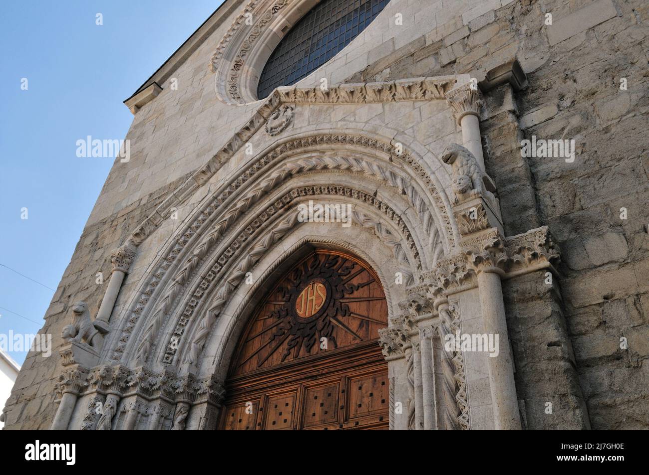 Agnone, Isernia, Molise, Kirche St. Emidio. Die Kirche von Sant'Emidio in Agnone ist ein herrliches Zeugnis der Bildhauerkunst von Agnonese Stockfoto