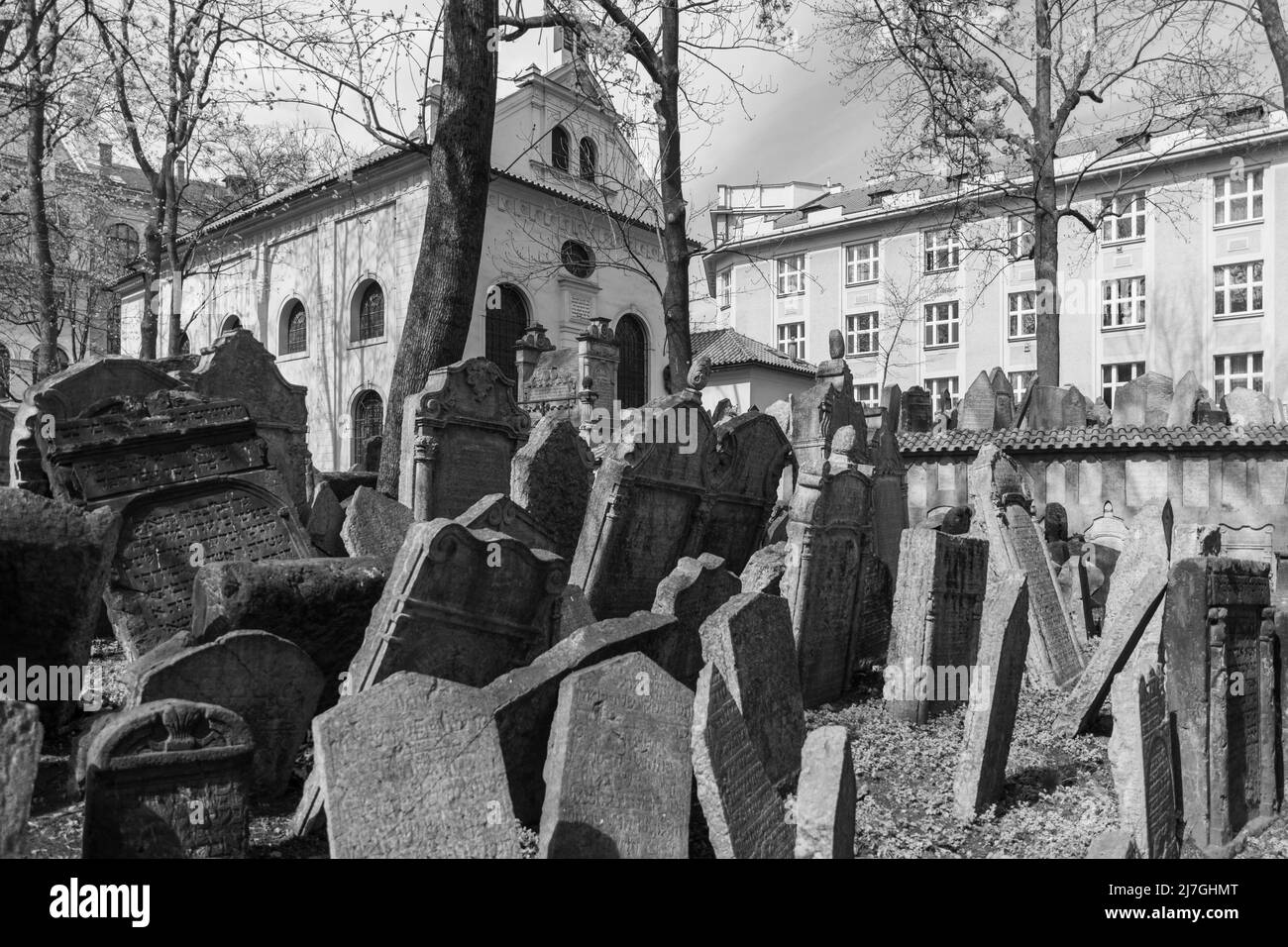 Alte Grabsteine auf dem Alten Jüdischen Friedhof, Jüdisches Viertel, Prag Stockfoto