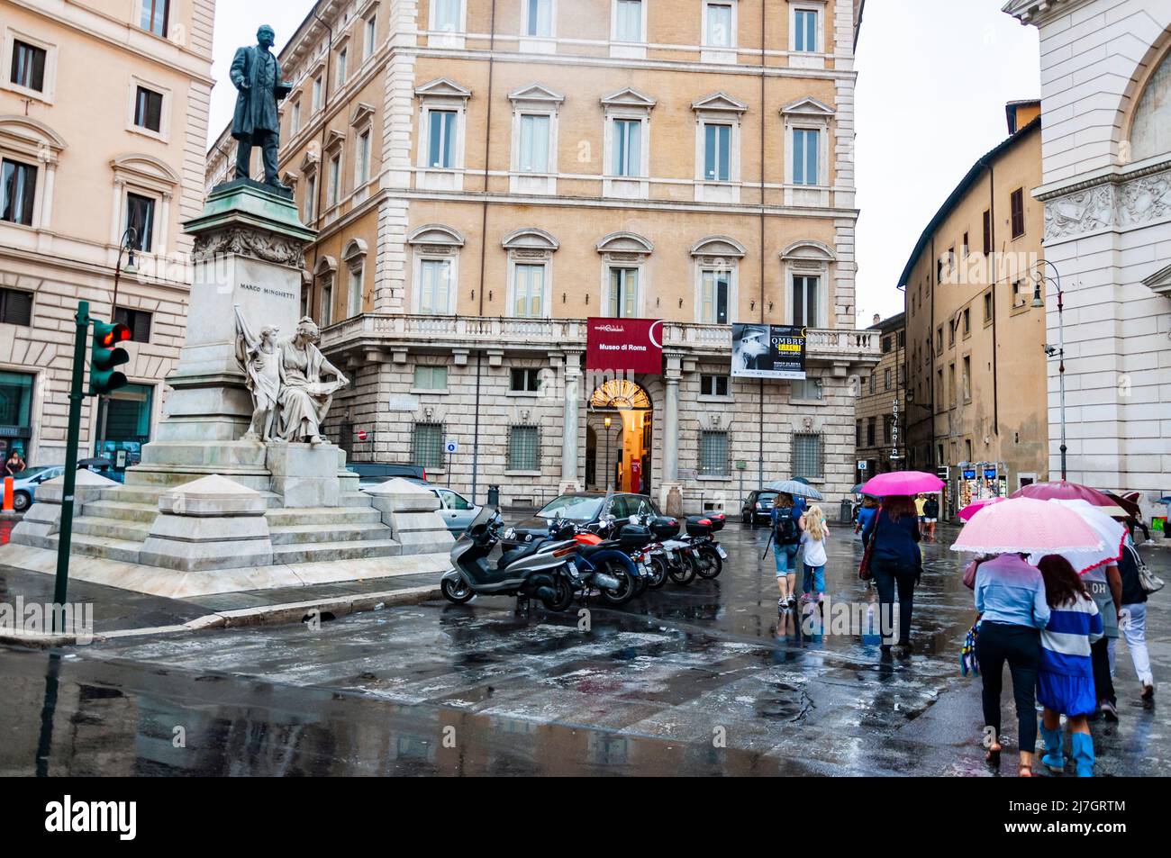 Rom, Italien - 30. September 2012: Der Palazzo Braschi ist ein großer neoklassizistischer Palast in Rom, Italien. Es beherbergt heute das Museum von Rom, das Rom abdeckt Stockfoto