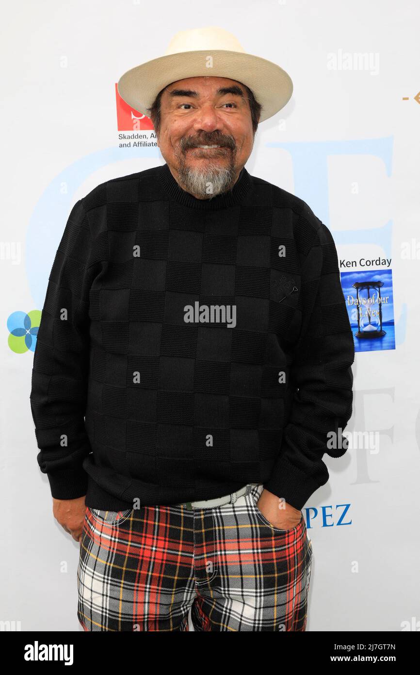 Burbank, CA. 2.. Mai 2022. George Lopez nimmt an dem jährlichen Celebrity Golf Turnier der George Lopez Foundation 15. Teil, Lakeside Golf Course, Burbank, CA, 2. Mai 2022. Kredit: Priscilla Grant/Everett Collection/Alamy Live Nachrichten Stockfoto
