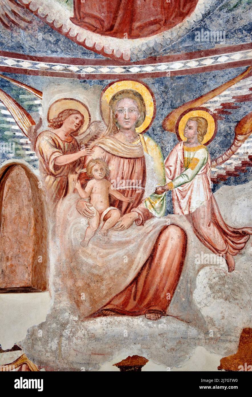 La Vergine col Bambino in trono con angeli - affresco - pittore lombardo del XIII/XIV secolo - Negrone di Scanzorosciate (BG,italia,chiesa di S. Pa Stockfoto