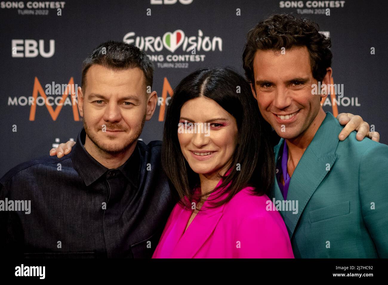 TURIN, Italy, 2022-05-09 19:08:34 TURIN - Sängerin Mika, Moderator Alessandro Cattelan und Sängerin Laura Pausini während einer Pressekonferenz im Vorfeld des Halbfinales des Eurovision Song Contest. ANP KIPPA SANDER KING niederlande Out - belgien Out Stockfoto