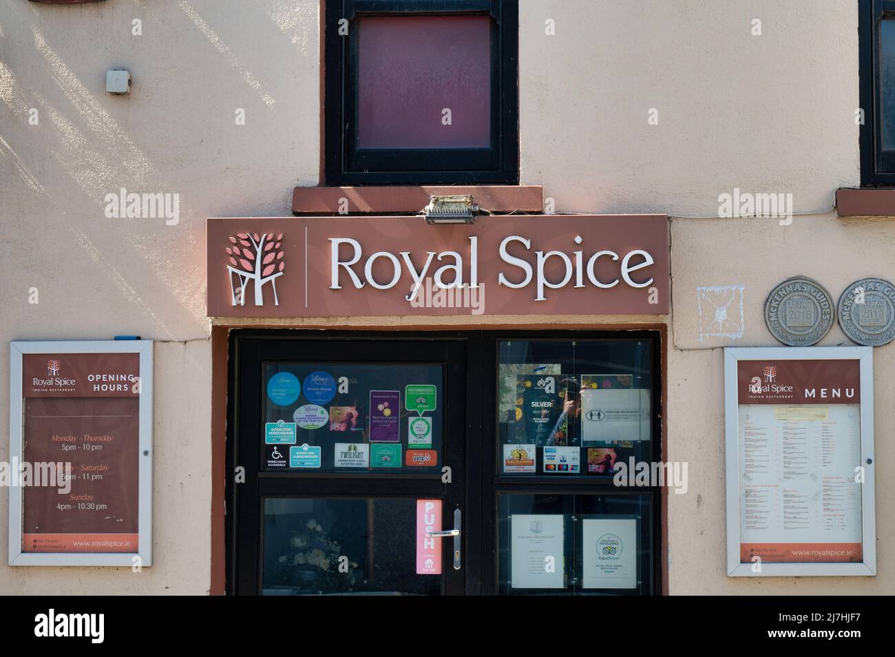 Kilkenny, Irland - 20. April 2022: Das indische Restaurant Royal Spice in Kilkenny, Irland. Stockfoto