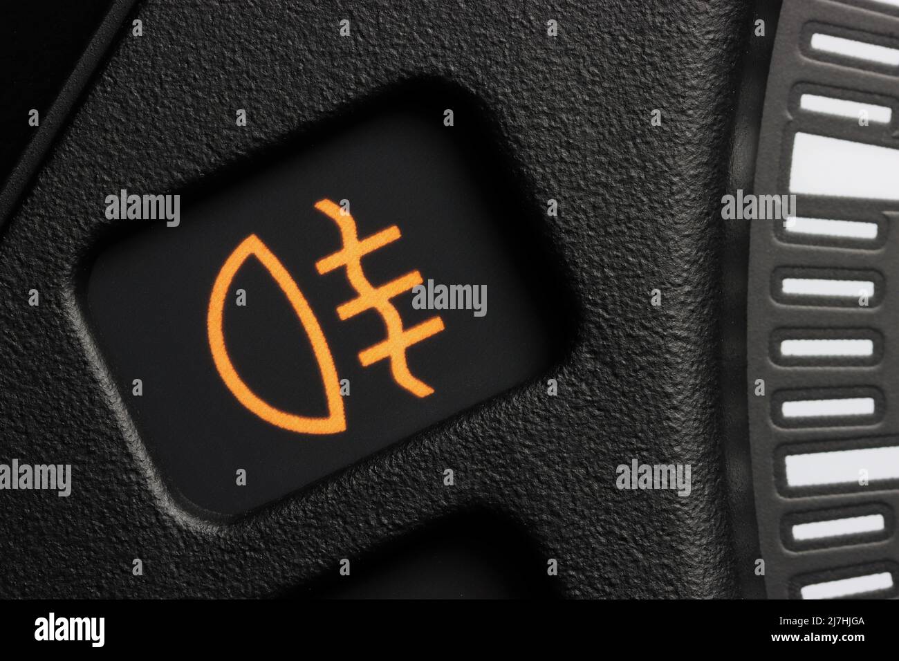 Kontrollleuchte Nebelschlussleuchte im Armaturenbrett des Fahrzeugs Stockfoto