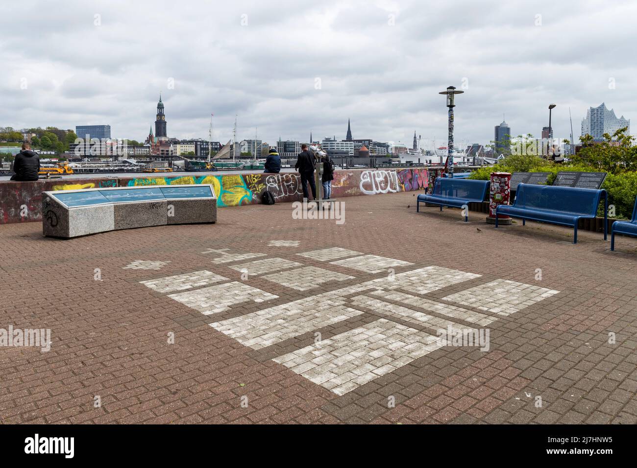 Hamburg, Deutschland - 5-3-2022: Aussichtspunkt am Hamburger alten Elbetunnel Stockfoto