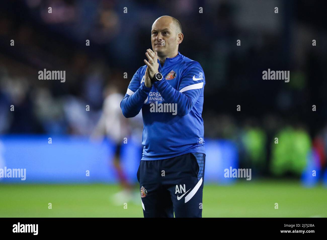 Sheffield, England, 9.. Mai 2022. Lynden Gooch von Sunderland feiert nach dem Spiel der Sky Bet League 1 in Hillsborough, Sheffield. Bildnachweis sollte lauten: Isaac Parkin / Sportimage Stockfoto