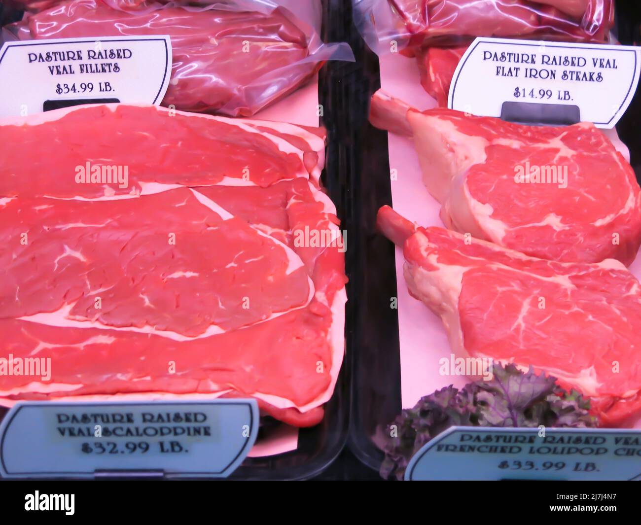 Fleisch auf dem Markt, das zum Kauf bereit ist Stockfoto