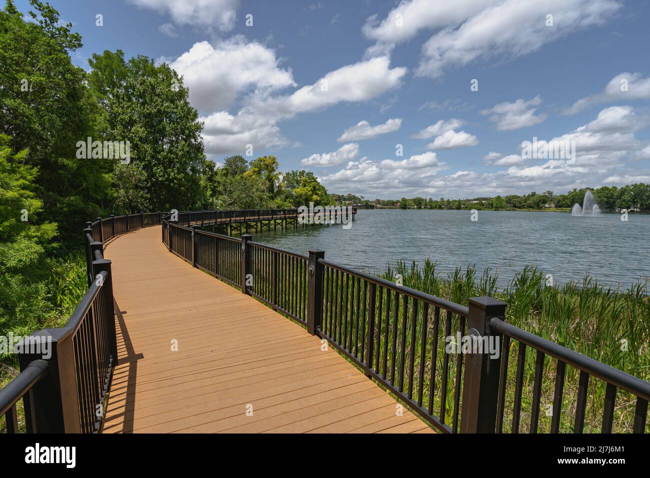 Promenade am Lake Concord Park in Casselberry, Florida Stockfoto
