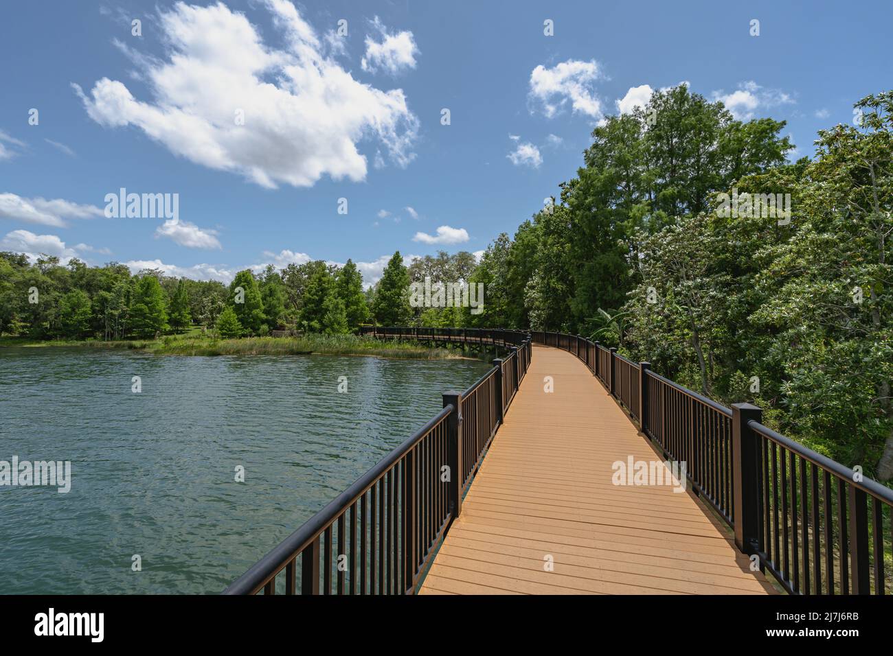 Promenade am Lake Concord Park in Casselberry, Florida Stockfoto
