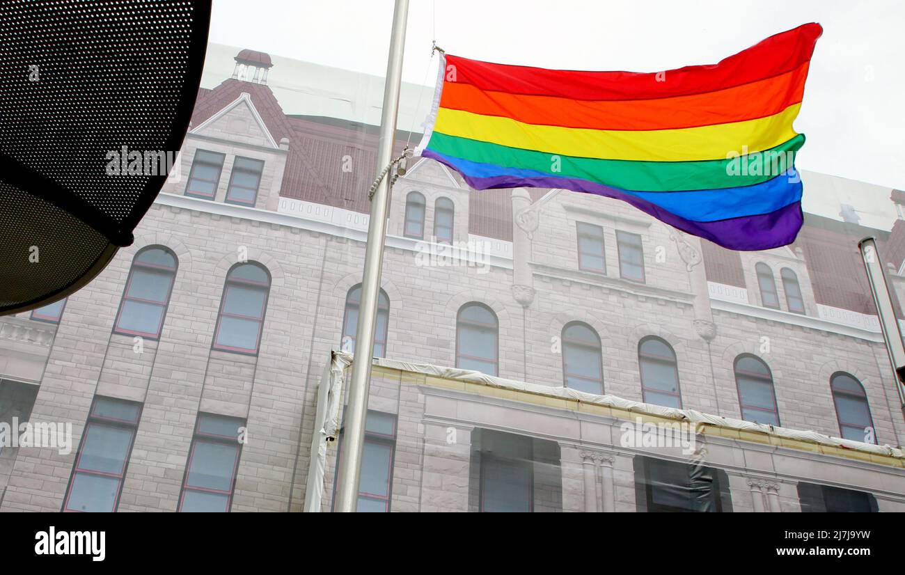 Pride-Flagge im Rathaus von Calgary in Kanada Stockfoto