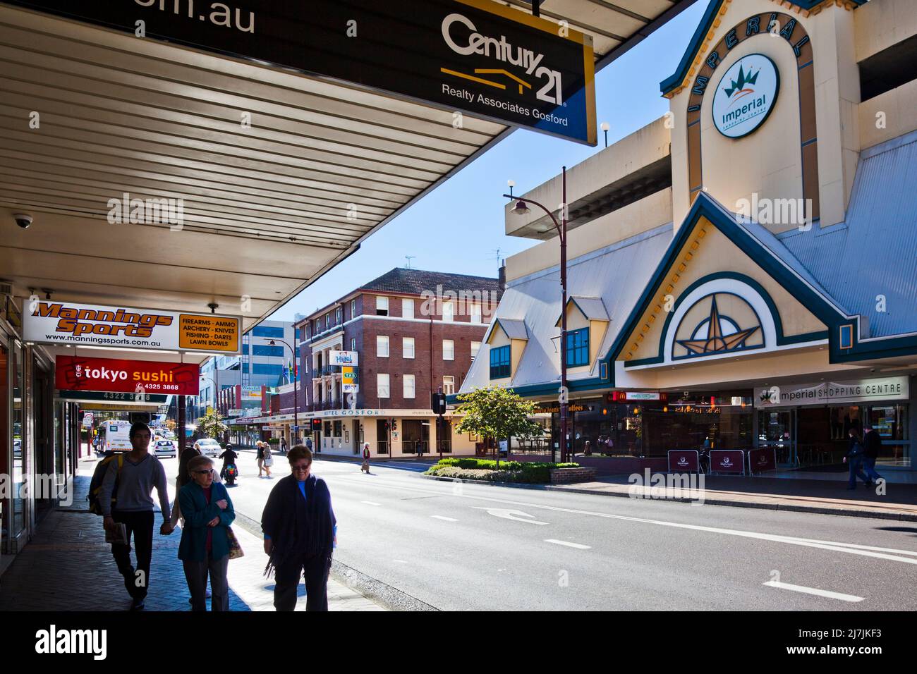 Australien, New South Wales, Central Coast, Gosford, Blick auf die Mann Street und das imperiale Einkaufszentrum Stockfoto