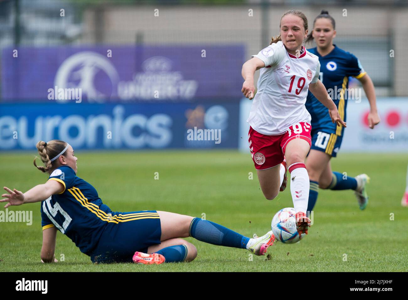 Zenica, Bosnien und Herzegowina, 6.. Mai 2022. Elisabeth Nielsen aus Dänemark im Einsatz beim Spiel der UEFA-U-17-Weltmeisterschaft der Frauen 2022 zwischen Bosnien und Herzegowina und Dänemark im FF BH Training Center in Zenica, Bosnien und Herzegowina. 6.Mai 2022. Kredit: Nikola Krstic/Alamy Stockfoto