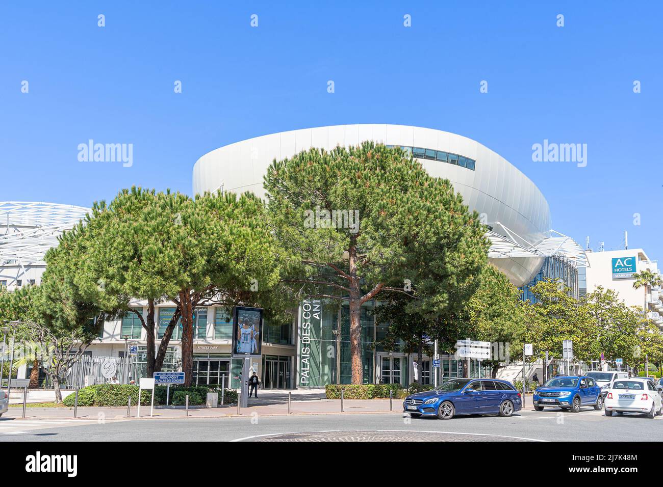 Palais des Congress in Juan des Pain Antibes Stockfoto