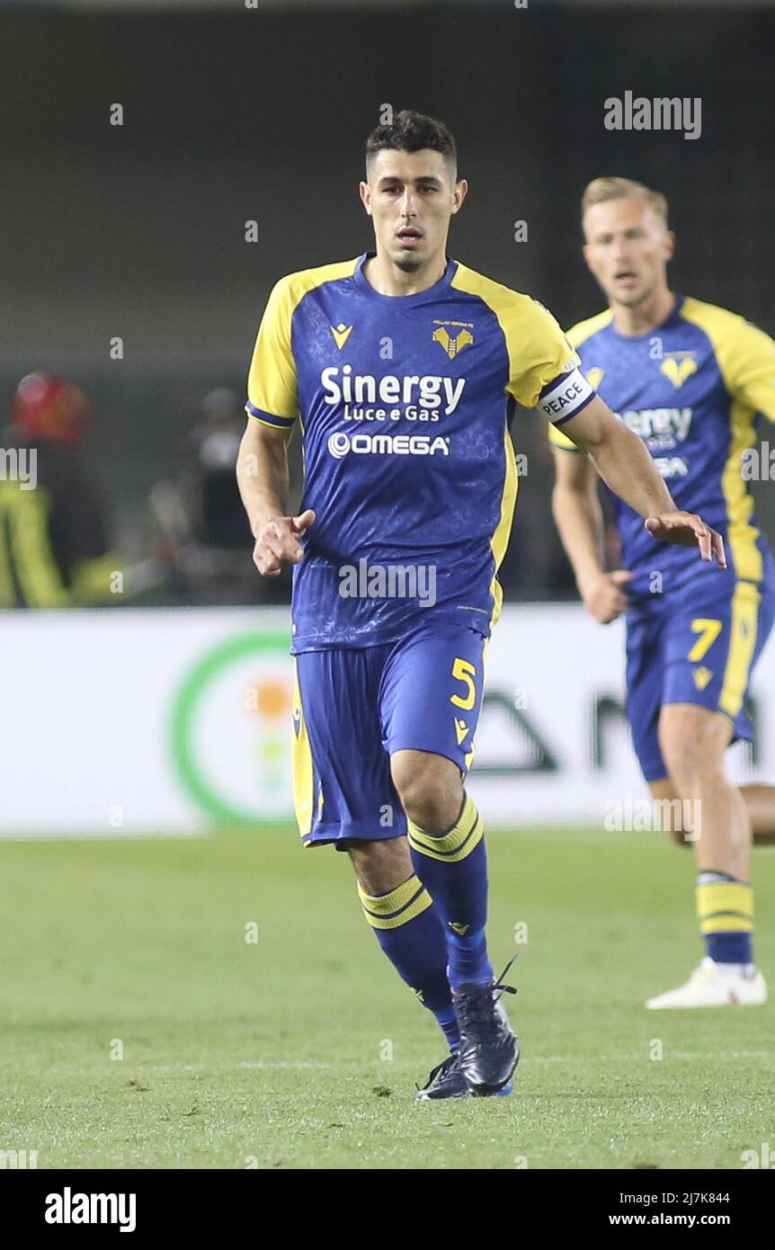 Marco Davide Faraoni vom Hellas Verona FC schaut während des Spiels Hellas Verona FC gegen AC Mailand, 36. Serie A Tim 2021-22 im Marcantonio Bentegodi Stadion in V Stockfoto