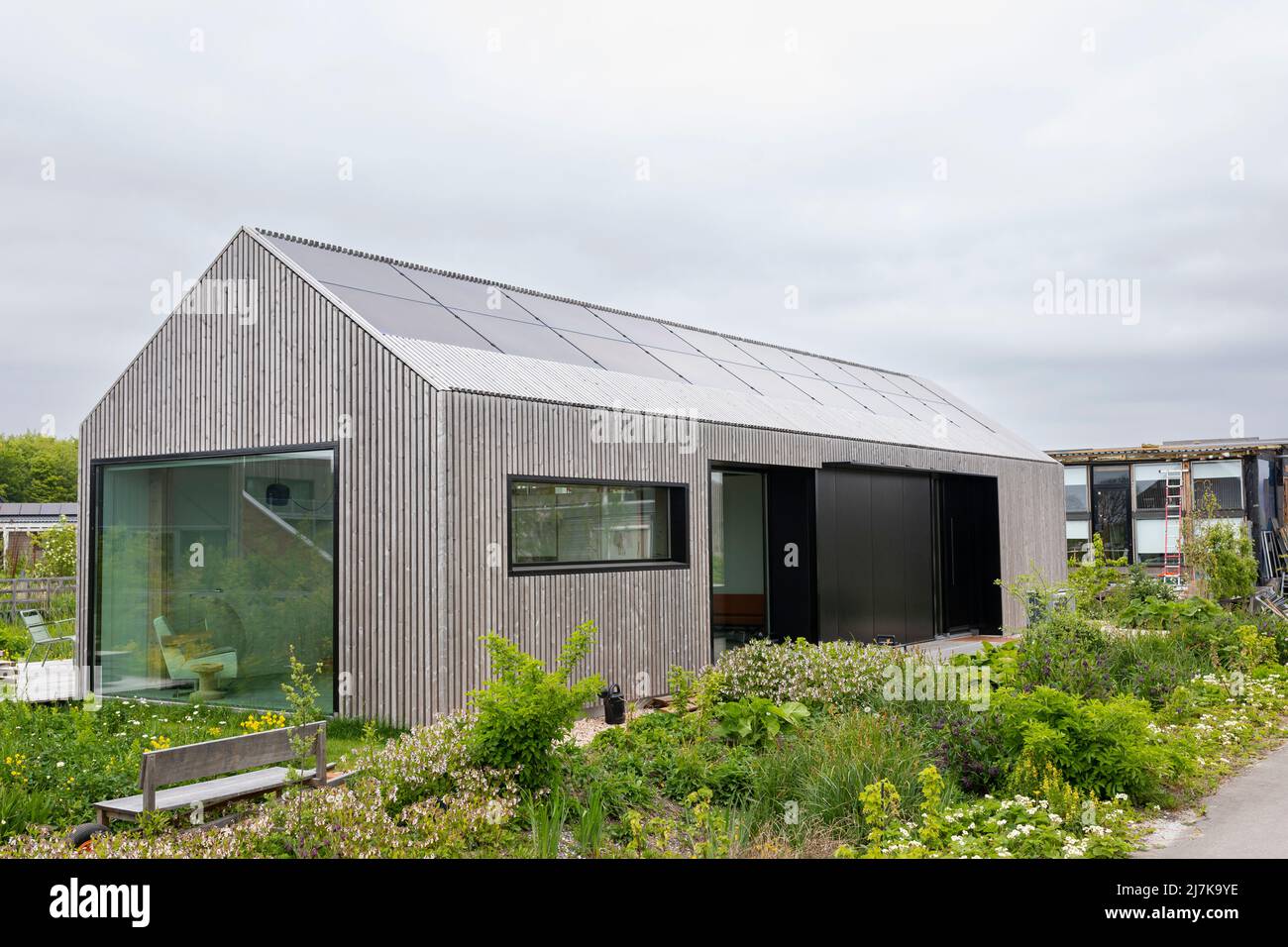 Umweltfreundliches kleines Haus im Öko-Dorf Oosterwold Almere in den Niederlanden Stockfoto