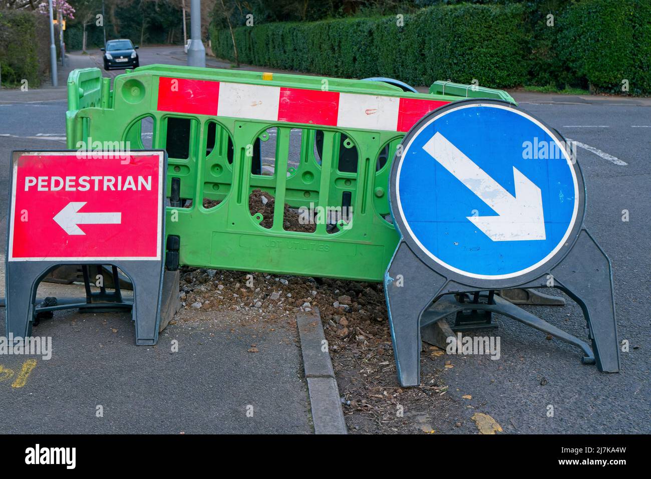 Straßenarbeiten und eine Sammlung von Schildern Stockfoto