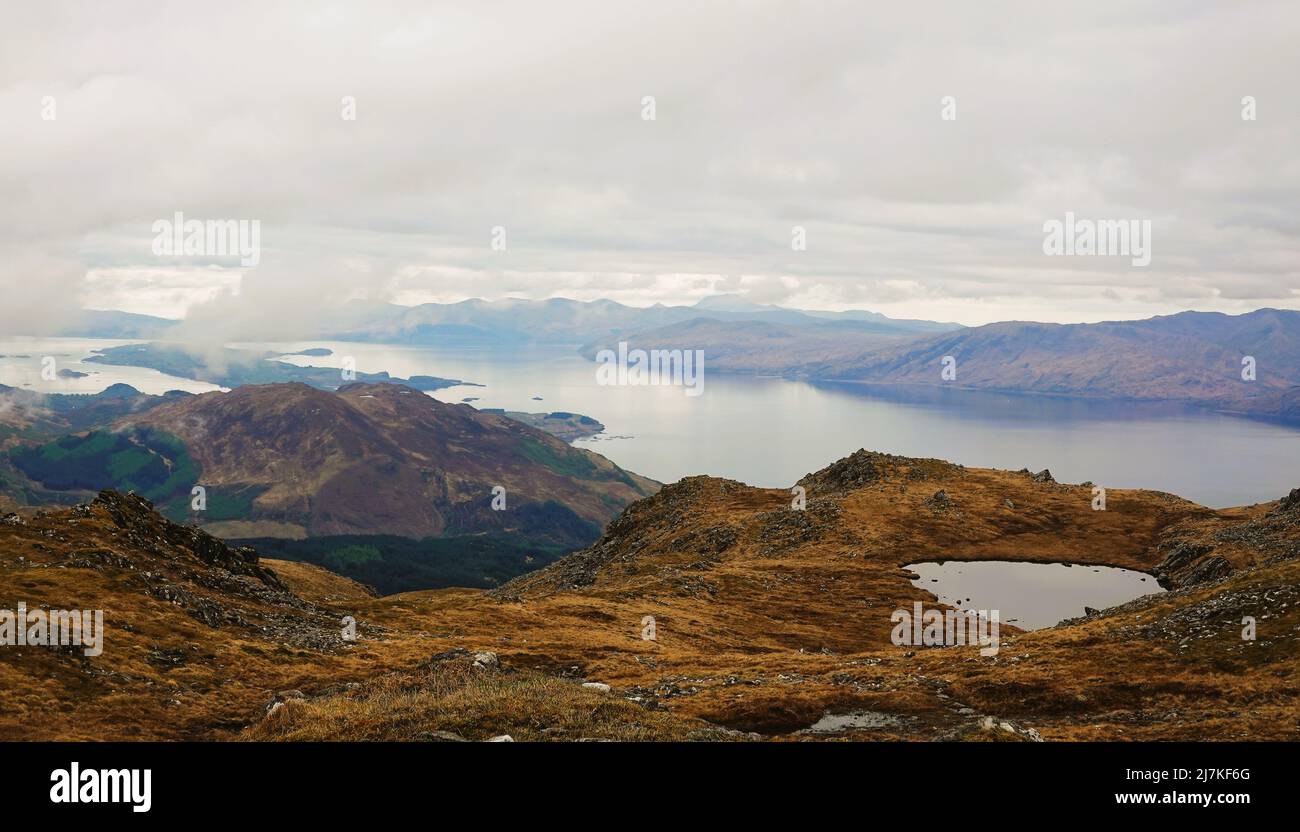 Loch Linnhe See von der bealach zwischen Sgorr Dhonuill und Sgorr Dhearg, Beinn a Bheithir, Scottish Highlands, Scotland United Kingdon Stockfoto