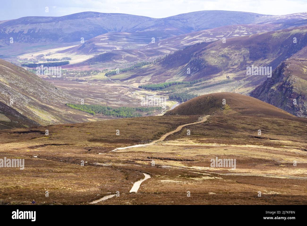 Sehen Sie Gen Esk vom Fußweg zum Gipfel des Mount Keen, Schottische Highlands, Schottland, hinunter. VEREINIGTES KÖNIGREICH Stockfoto