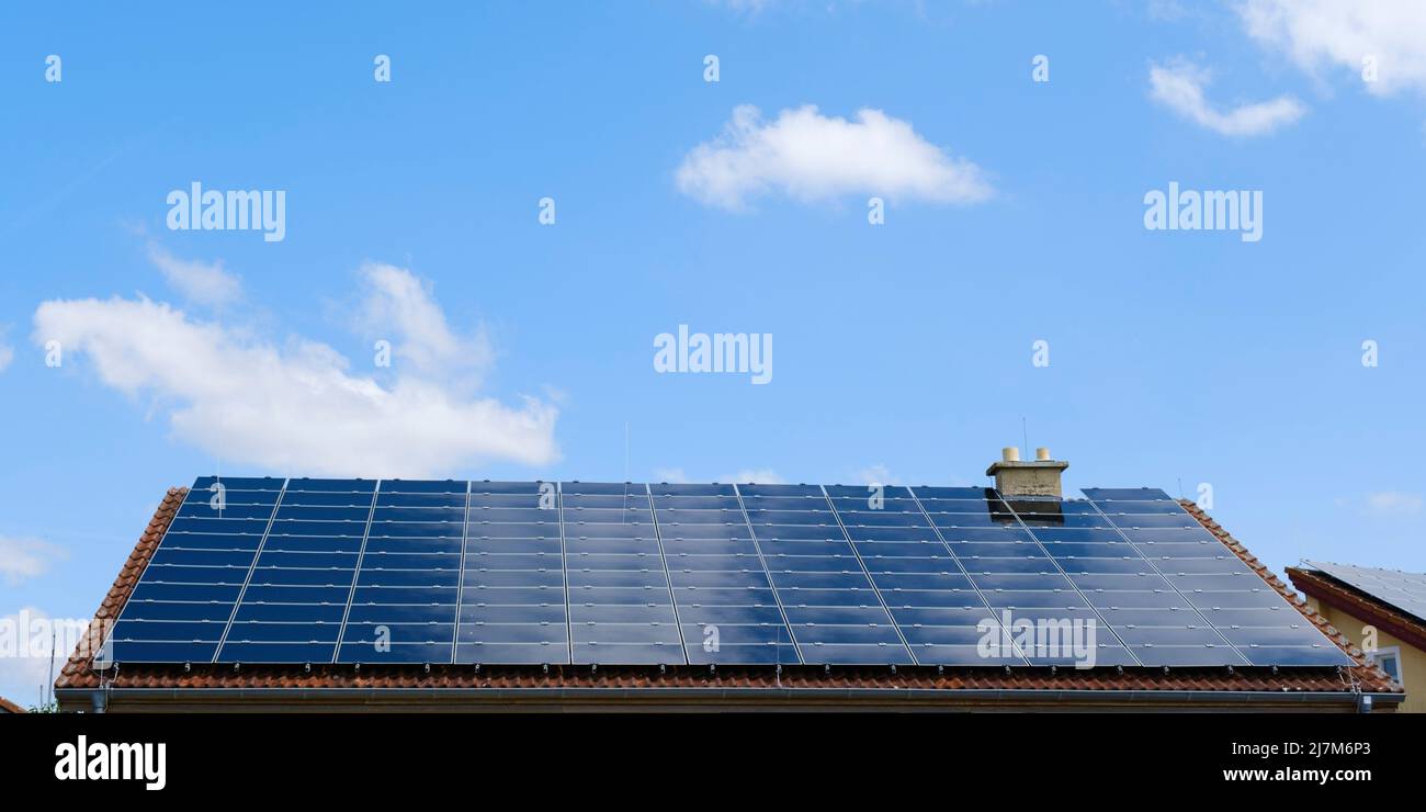 Solaranlage auf einem Dach, Franken, Deutschland, Europa Stockfoto