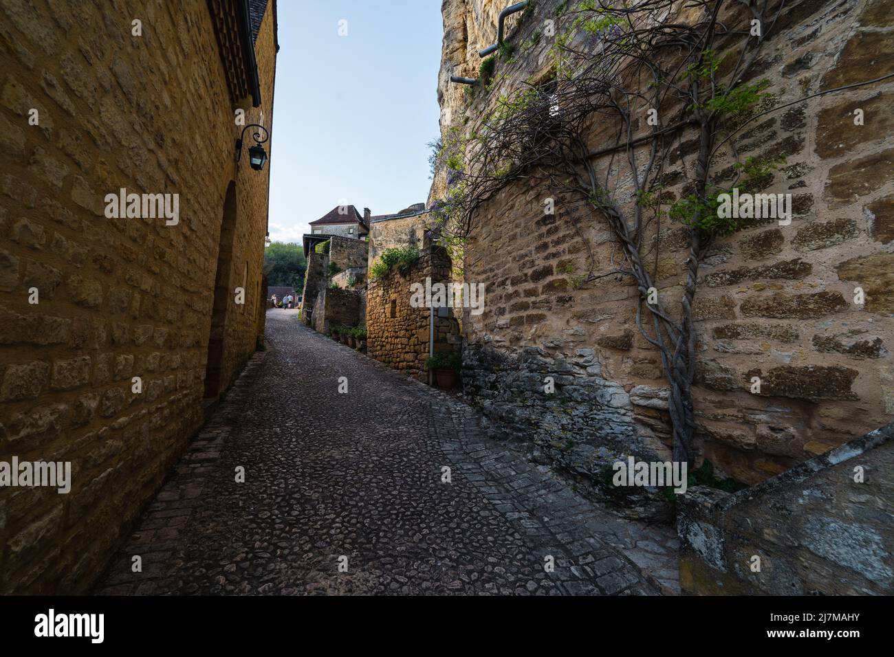 Die Straßen von Fort de La Roque-Gageac in La Roque-Gageac in der Nähe von Verzac im Südwesten Frankreichs im Frühling Stockfoto