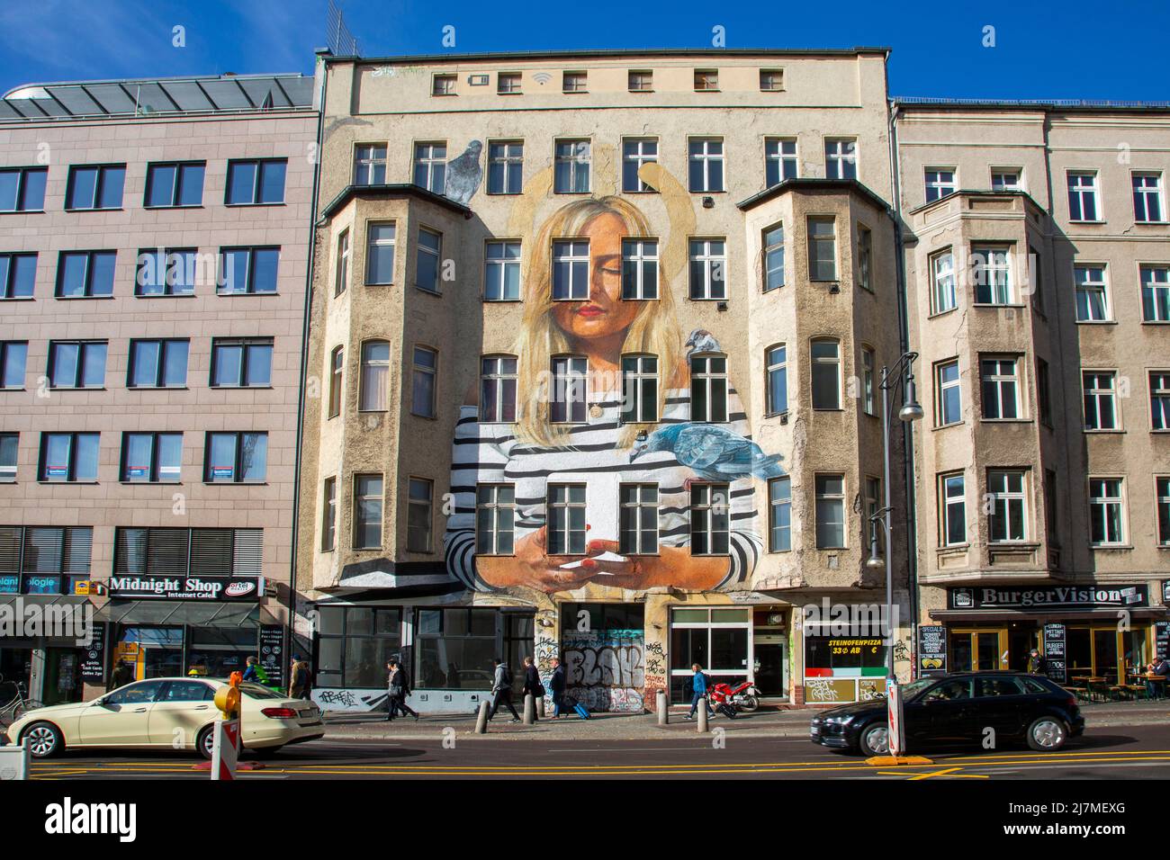 Deutschland, Berlin - Graffiti und Street Art sind sehr typisch für Berlin und überall zu finden. Graffiti und Street Art ist eine Form des Ausdrucks und Stockfoto