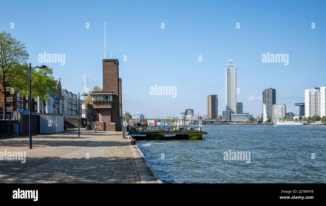 Blick vom Noordereiland in Rotterdam auf die Skyline des Zentrums. Das Noordereiland liegt zwischen Rotterdam Süd und dem Zentrum Stockfoto