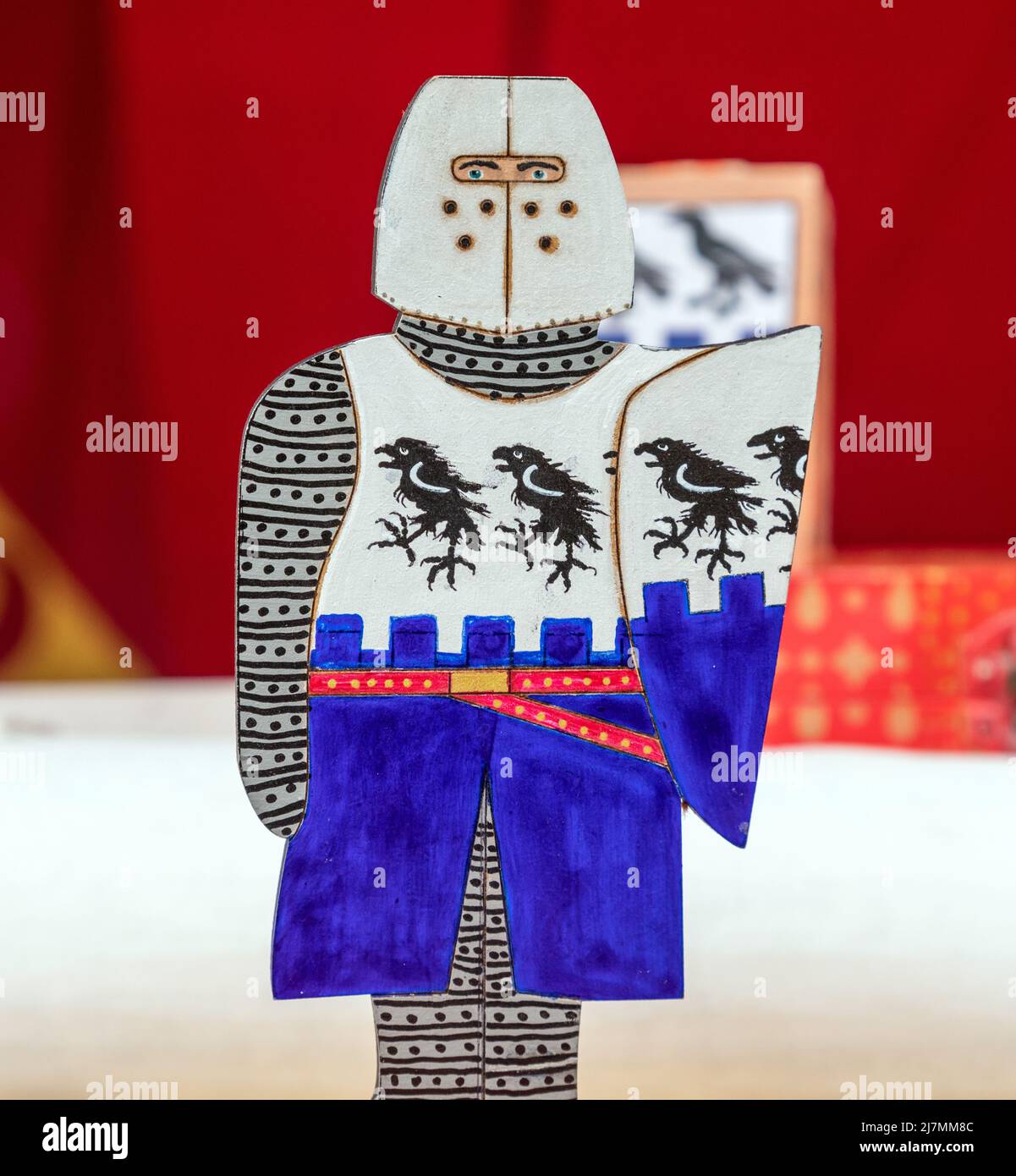 Mittelalterliche Heraldik-Kostüme im Spynie Palace Schottland Stockfoto