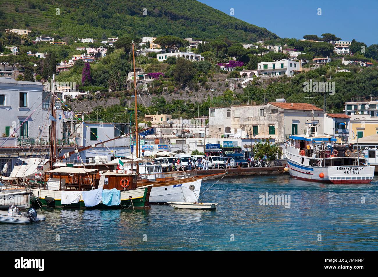 Hafen der Insel Ischia, Italien, Tyrrhenisches Meer, Mittelmeer Stockfoto