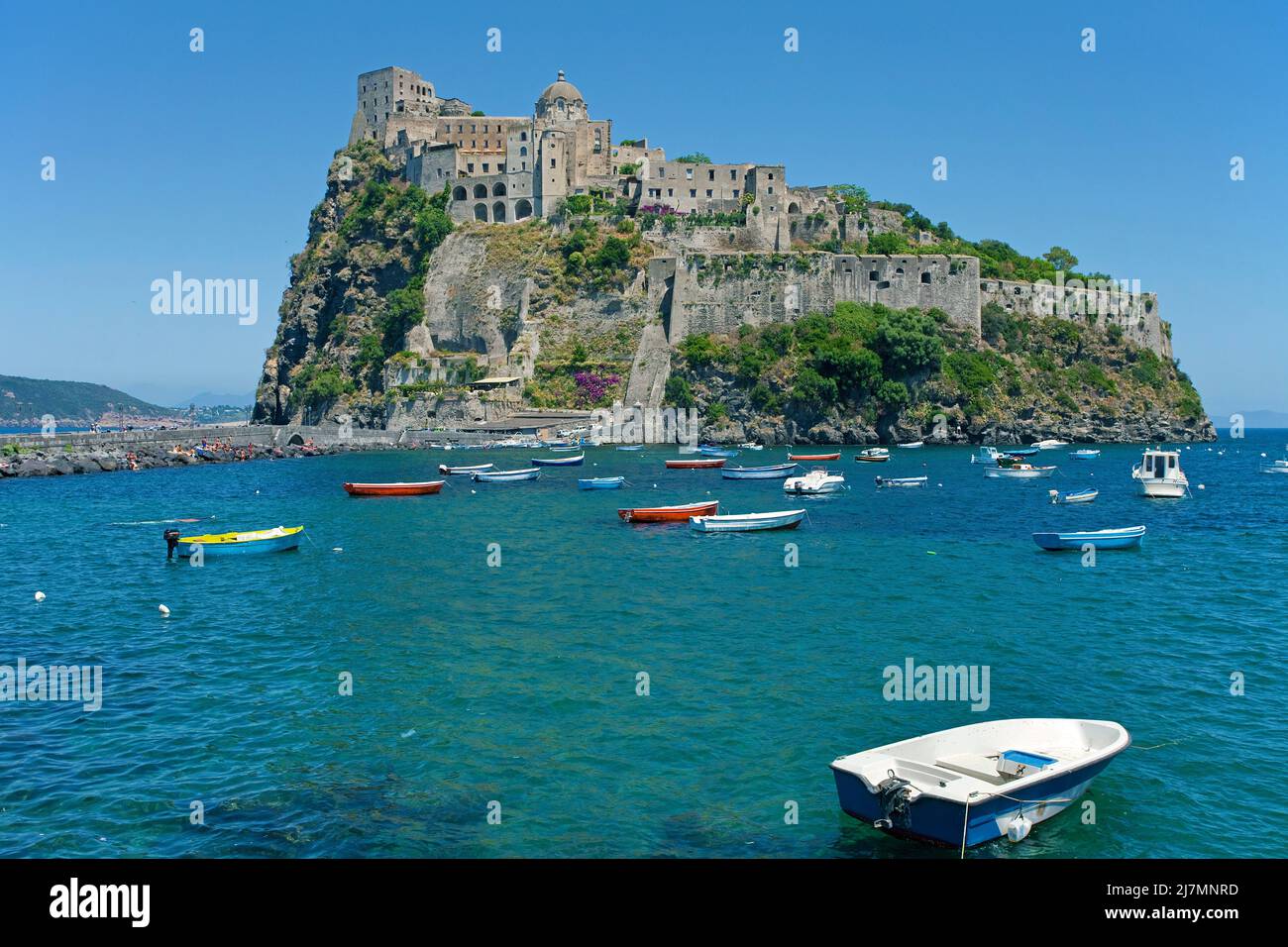 Fischerboote im Castello Aragonese auf der Insel Ischia, Italien, Tyrrhenisches Meer, Mittelmeer Stockfoto
