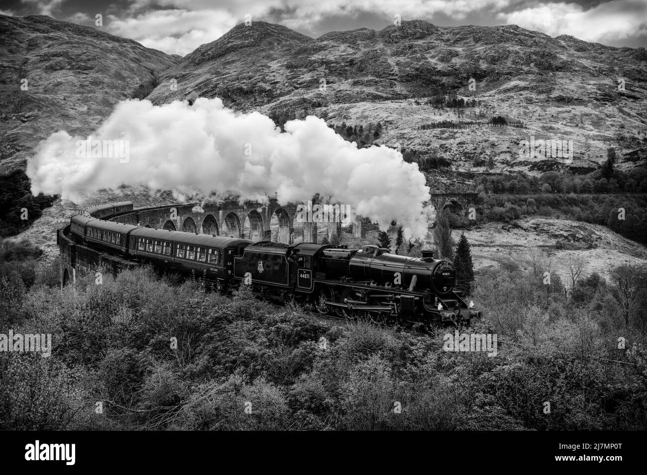 Jacobite Express auf dem Glenfinnan Viadukt, Schottland Stockfoto