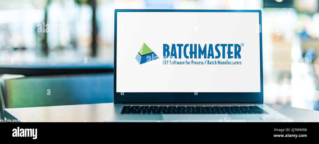 POZNAN, POL - 8. DEZ 2021: Laptop-Computer mit Logo von BatchMaster Software ist ein Softwareunternehmen, das Enterprise Resource Planning (E Stockfoto