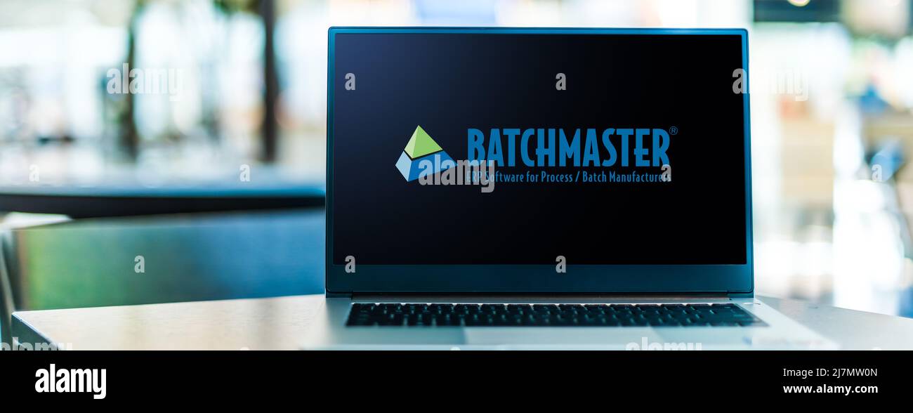 POZNAN, POL - 8. DEZ 2021: Laptop-Computer mit Logo von BatchMaster Software ist ein Softwareunternehmen, das Enterprise Resource Planning (E Stockfoto
