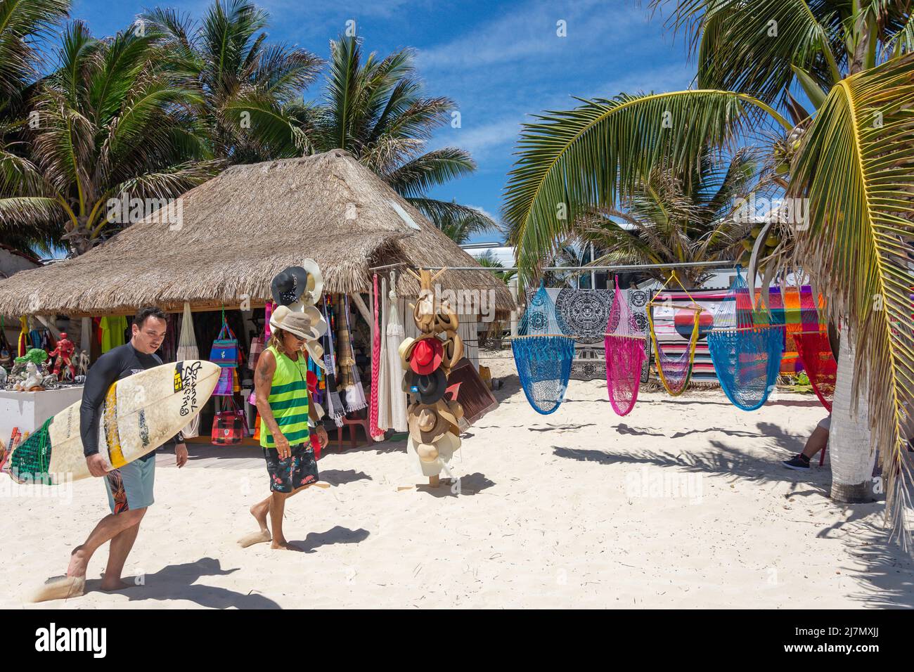 Souvenirladen am Strand in El Pescador Marisqueria & Bar, Playa Chen Rio, Cozumel, Quintana Roo, Mexiko Stockfoto