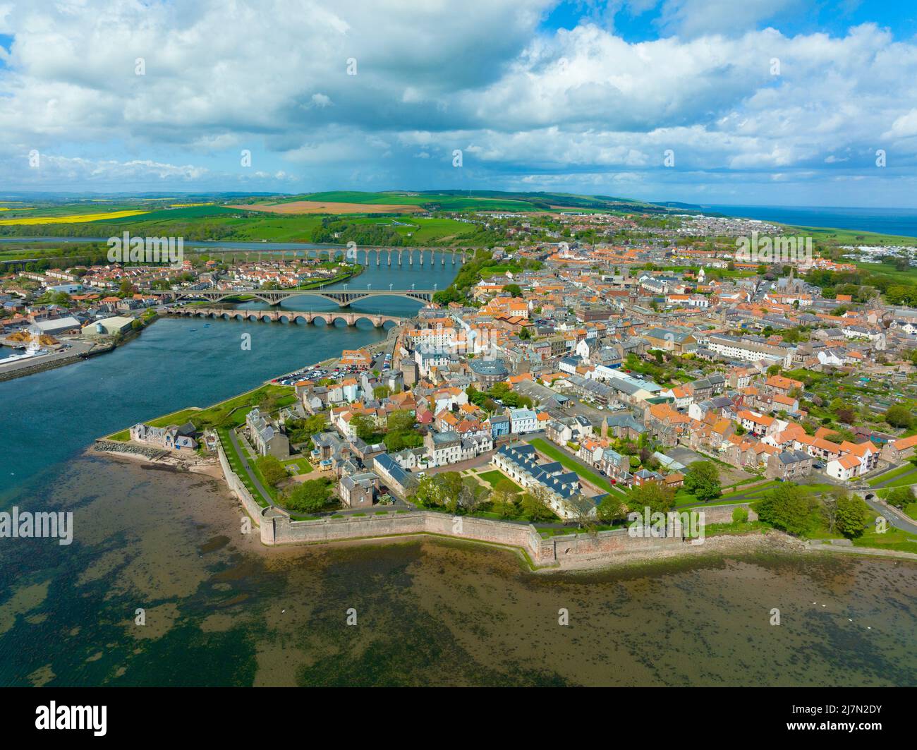 Luftaufnahme des Stadtzentrums von Berwick upon Tweed in Northumberland, England, Großbritannien Stockfoto