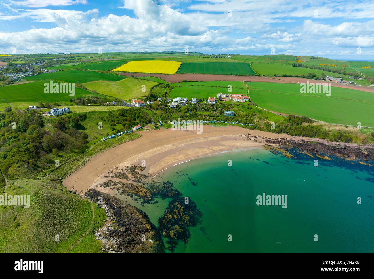 Luftaufnahme des Strandes von Coldingham Sands in Coldingham Bay, Berwickshire, Scottish Borders, Schottland Stockfoto