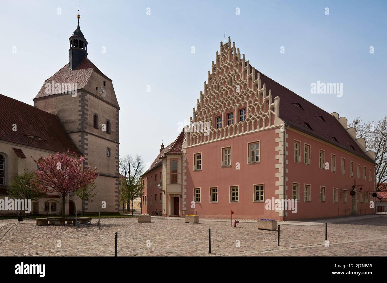 Mühlberg Elbe Stadtkirche St Marien 1487-1525 Teilansicht und Rathaus 1543-49 von Nordosten 75376 Stockfoto