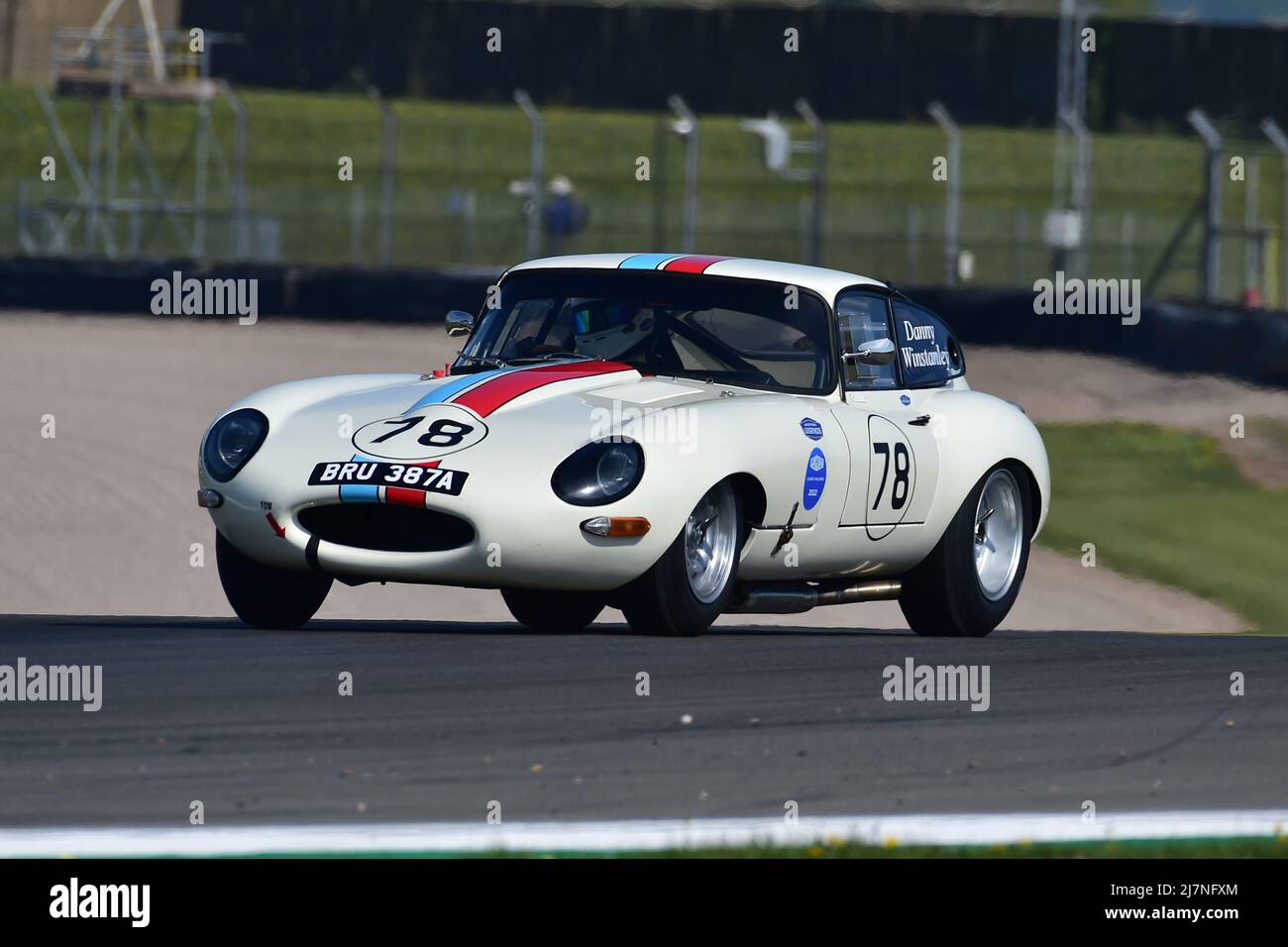 Danny Winstanley, Jaguar E-Type, Jaguar Classic Challenge für Jaguar Autos vor 1966, ein sechzigminütiges Rennen mit der Option eines zweiten Fahrers, Donington Stockfoto